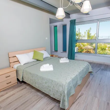 Beautiful In With Kitchen Аргака